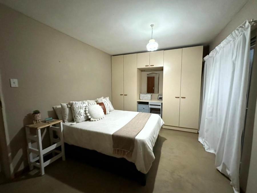 5 Bedroom Property for Sale in Wavecrest Eastern Cape